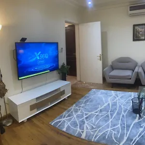  شقة ب3 غرف نوم وصالة